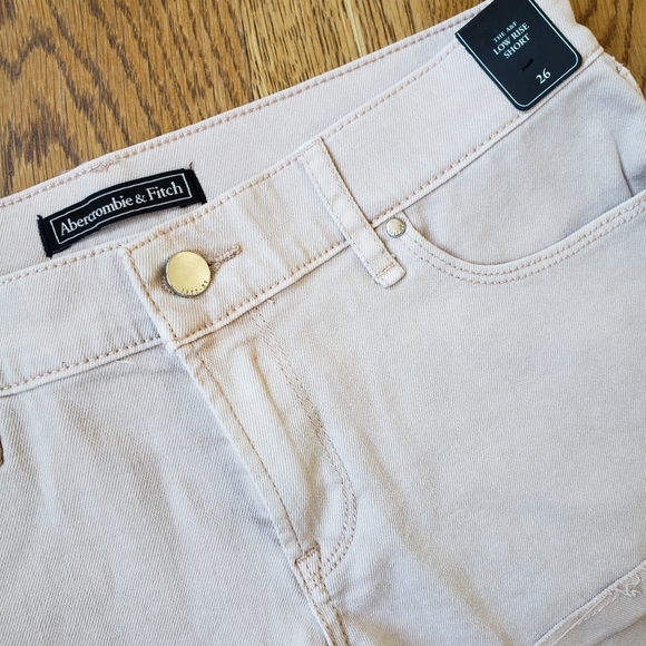 Abercrombie and Fitch Pink Low Rise Shorts - Picture 4 of 5